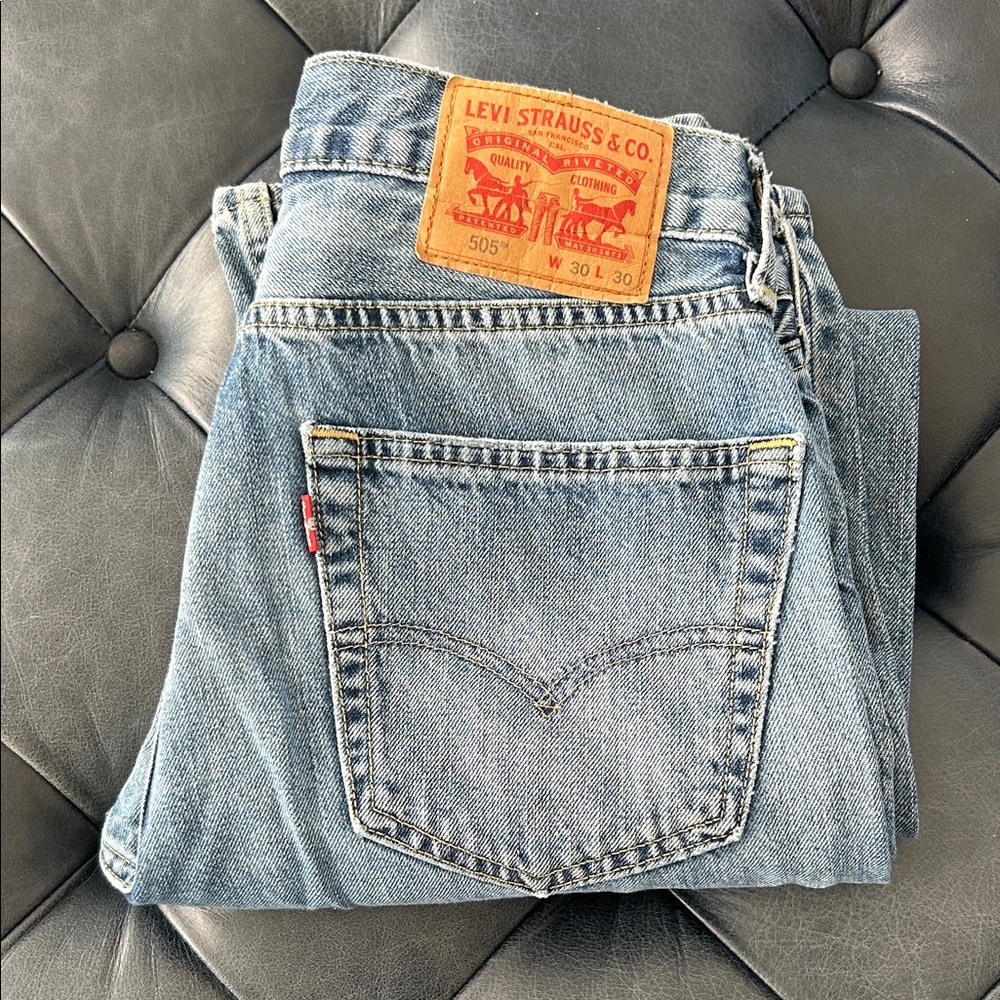 Levi’s Vintage looking 505 Jeans 30X30  A+++ distressed for a 2019 Jean